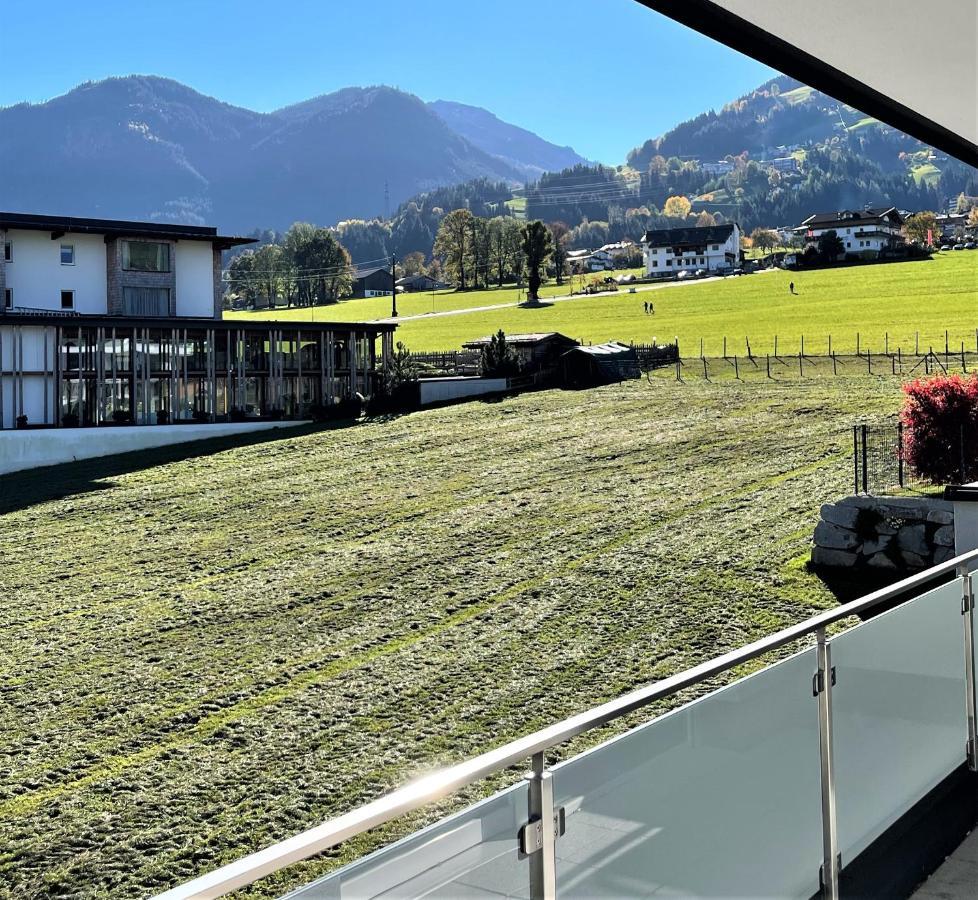 H21 - Modernes Ferienhaus 145Qm, 4Sz, Wellnessbereich Mit Sauna Und Dachterrasse Mit Panoramablick, Kuehlen Und Heizen Mit Geothermie Fuegen Luaran gambar