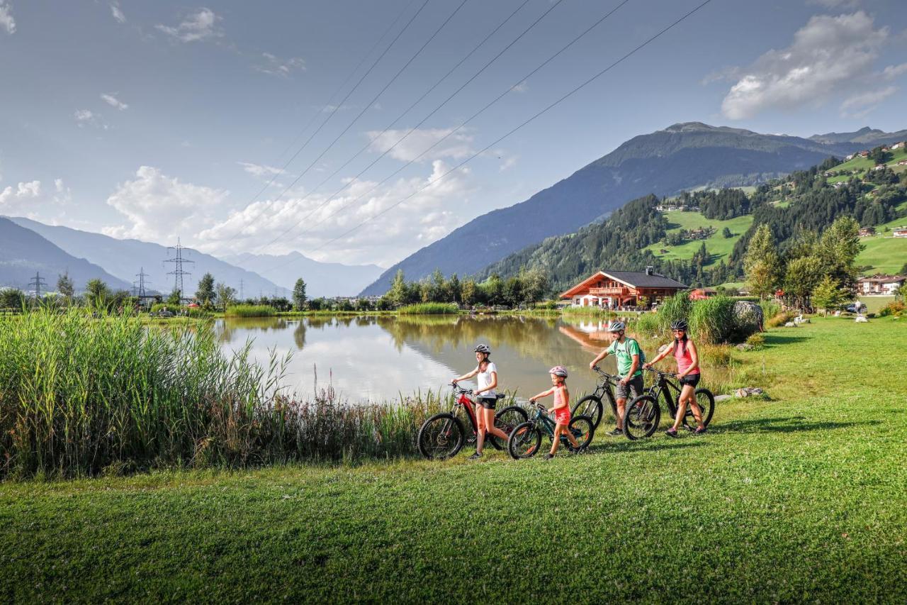 H21 - Modernes Ferienhaus 145Qm, 4Sz, Wellnessbereich Mit Sauna Und Dachterrasse Mit Panoramablick, Kuehlen Und Heizen Mit Geothermie Fuegen Luaran gambar