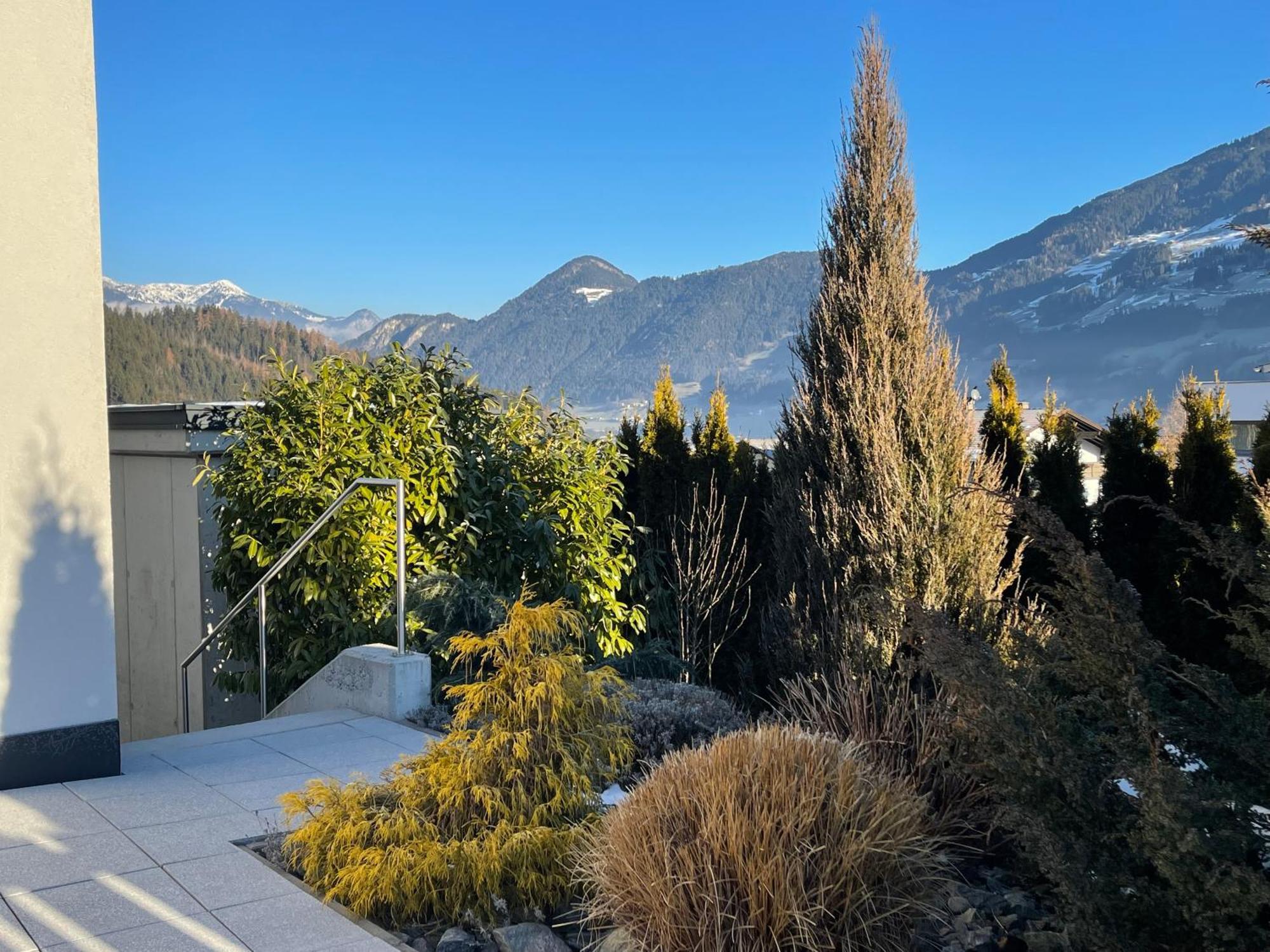 H21 - Modernes Ferienhaus 145Qm, 4Sz, Wellnessbereich Mit Sauna Und Dachterrasse Mit Panoramablick, Kuehlen Und Heizen Mit Geothermie Fuegen Luaran gambar