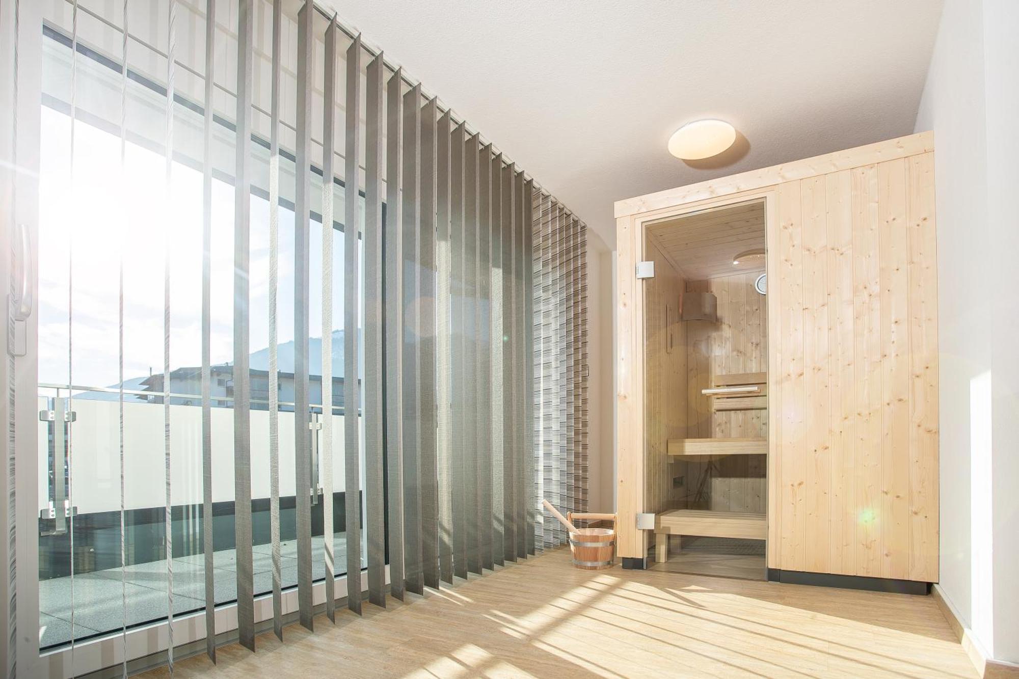 H21 - Modernes Ferienhaus 145Qm, 4Sz, Wellnessbereich Mit Sauna Und Dachterrasse Mit Panoramablick, Kuehlen Und Heizen Mit Geothermie Fuegen Luaran gambar